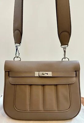 $6950 • Buy HERMES Berline 28 Crossbody Leather Handbag