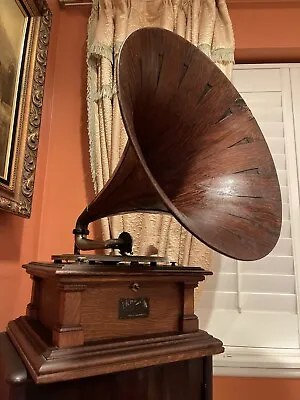 Victor  V  Talking Machine Phonograph And Morning Glory Horn • $3900