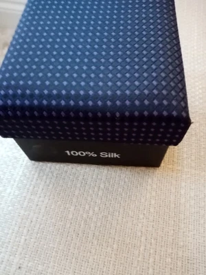 £4.99 • Buy 100% Sam Well Silk Tie, Tie Pin, Hankie + Cufflinks In Fabric Gift Box
