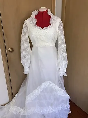 Vintage Wedding Dress Union Made Gorgeous Lace Pearls Lined Size 8/10 • $200