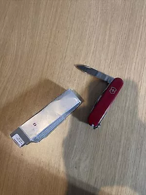 Officier Suisse Victorinox Swiss Army Knife • $34.99