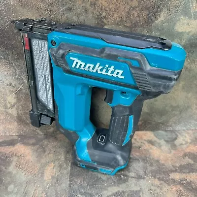 $54.99 • Buy Makita XTP02 18V Lithium-Ion Cordless 1-3/8  Pin Nailer