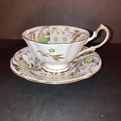 Queen Anne Floral Tea Cup & Saucer Fine Bone China Green Gold England • $34.99