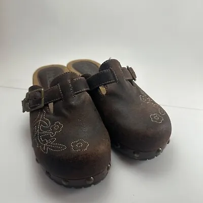 Mudd Distressed Clogs Faux Leather Shoes Size 7 Brown • $26.99