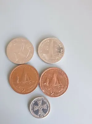  5x Isle Of Man Coin Set Circulated-2× 2000 2P 1992 &2013 10P & 2001 5P • £5.99