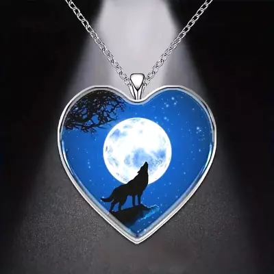 Fashion Charm Heart Roaring Wolf Under The Moon Pattern Pendant Necklace Gift • $12.98