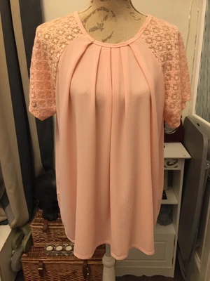 £6.99 • Buy Ladies Pretty Smock Type Peach Coloured Top With Lace Sleeves Womens  Blouse 16