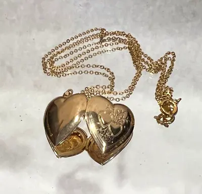 Vintage Gold Tone Double Heart Etched Photo Locket Pendant Necklace • $19.95