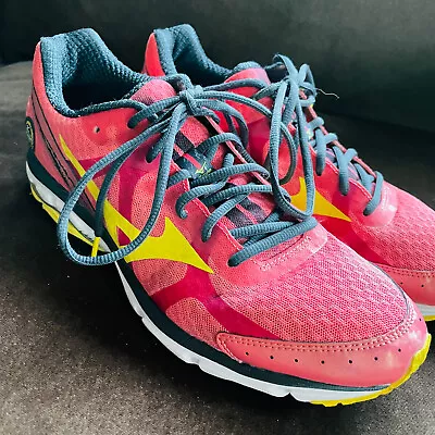 XLNT Mizuno Wave Rider 17 Tomato Red Yellow Black Womens 10.5 US 42 • $29