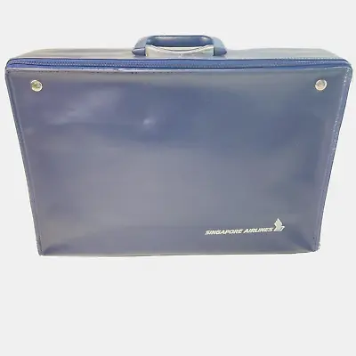 $120 • Buy Vintage 1970s Singapore Airlines Travel Case Navy Blue Foldable For Stowage.