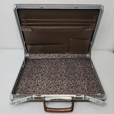VTG Samsonite Hard Shell Classic Slim Lockable Briefcase Brown Textured (no Key) • $27