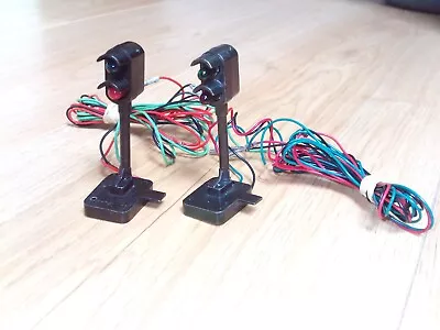 Pair Of R405 Wired Coloured Signal Lights For Hornby OO Gauge Sets • £10