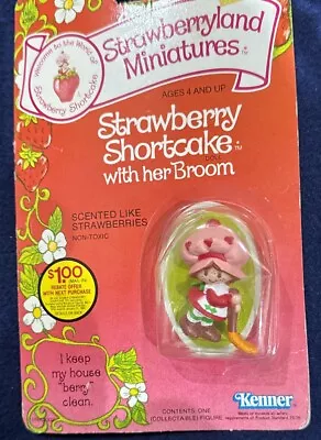 🍓Vintage (1982) Strawberry Shortcake With Her Broom Miniature NEW • $24.99