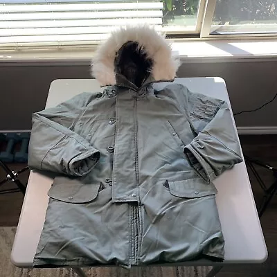 Military Jacket Men’s Sz M Extreme Cold Weather Parka Hooded Fur • $89.99