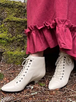 Vintage Style Ivory Amanda Smith Lace-up Women’s Boots Size 7.5 • $55