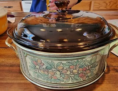 Vtg Brown Pyrex Corning 2 Quart Casserole Dish With Metal Carrier Caddy • $20