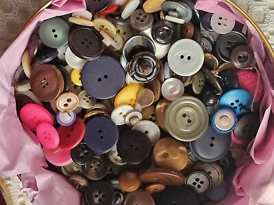 Vtg Bulk Buttons 500+ Variety Shell Metal Fabric Faux Leather  W Prize Fair Tin • $21