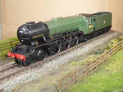 Hornby 00 Gauge BR Class A2/2  4-6-2 Steam Loco/Tender No 60505 BR Lined Green • £127.50