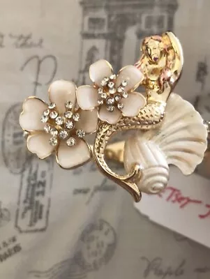 Betsey Johnson Gold Tone Mermaid Flower & Seashell Hinged Bypass Bangle NWT • $38.50
