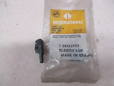 International 582529c1 Nozzle Oem Truck Parts Dt466 Nos • $11.99