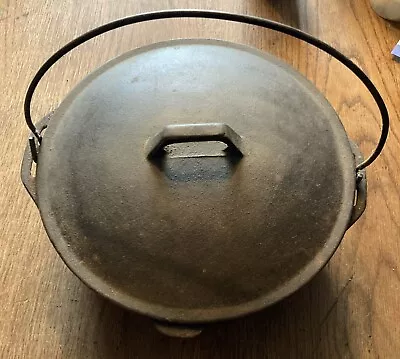 NICE!! Vintage USA Cast Iron Dutch Oven No. 8 D3 8DO • $15