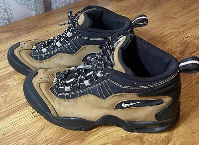 Vintage NIKE Air ACG Regrind Women’s Hiking Boots 12 Brown And Black 148030-201 • $55