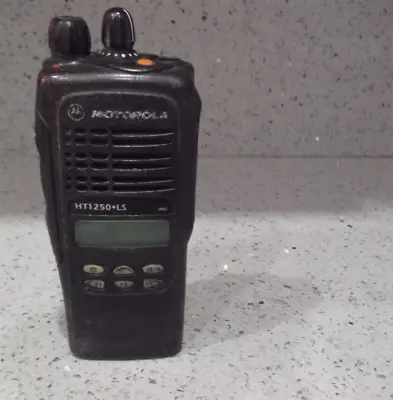 Motorola HT1250 LS UHF 450-512MHz 4W 16CH Two Way Radio AAH25SDH9DU5AN • $59.99