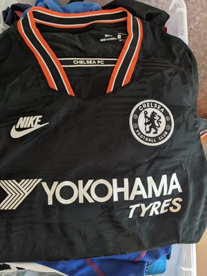 £55 • Buy Nike Chelsea 3rd Vaporknit Match Jersey 19 20 Small