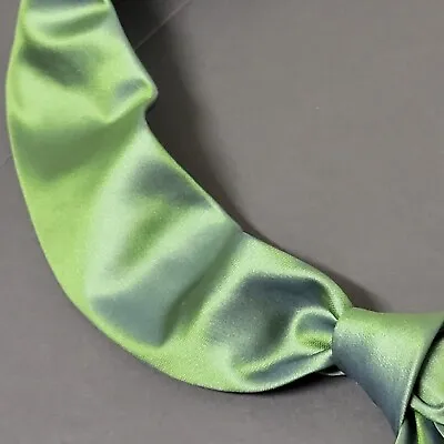 Canali Solid Satin Kelly Green 100% Silk Tie Made In Italy • $38