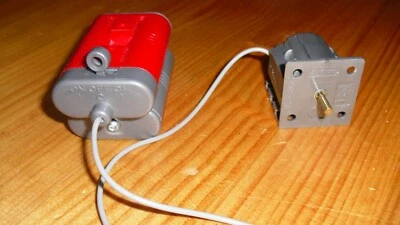 £10 • Buy Meccano 3v To 6v Motor Triflat Axle 2004 With 6v Battery Box Used