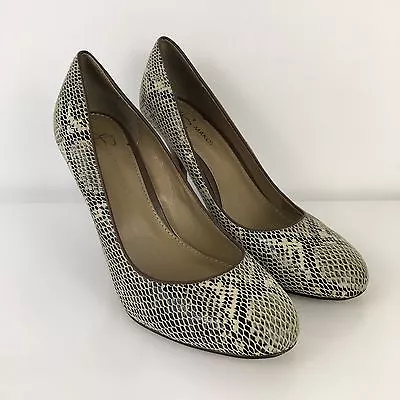 B Makowsky Sz 7.5M Snakeskin Print Leather Round Toe Wood Heel Pumps • $12.95