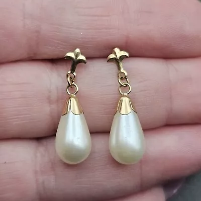 Vintage 9ct Gold Faux Teardrop Pearl Earrings 1.35g • £4.99