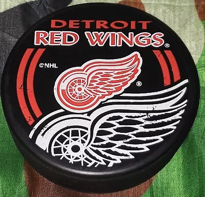 Detroit Red Wings Nhl Vintage Shadow Logo Puck Cleaned Made In Slovakia 🇸🇰  • $17.95