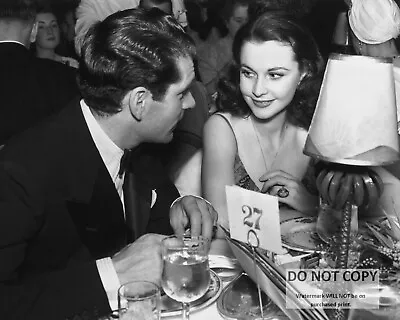 Laurence Olivier With Wife Vivien Leigh At 1940 Oscars - 8x10 Photo (cc571) • $8.87