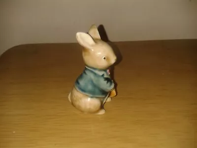 Vintage Wade Style Mini Rabbit Ornament. 6.2cm. (D9) • £3.99