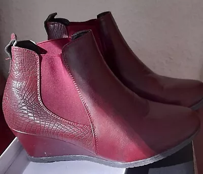 Ladies Ankle Boots Size 7 Wide Fit EEE • £12