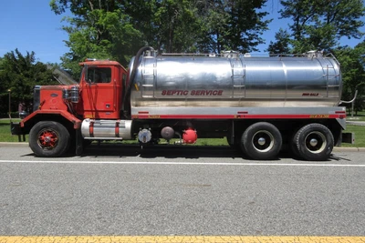 $45000 • Buy 1986 Autocar 5,000 Gallon Stainless Steel Septic Tank Vacuum Pumper Truck