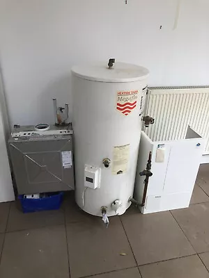 Buderus Gas Boiler With Heatrae Sadia Megaflow Cylinder • £100