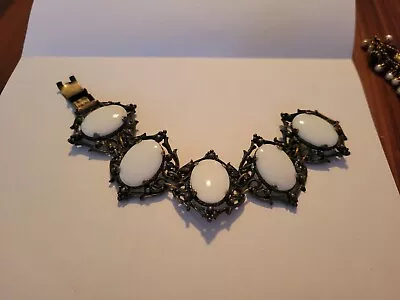 Huge Chunky Vintage White Glass Cabachon Bracelet • $1.99