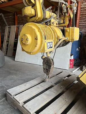 Used P&H ZIP LIFT WIRE ROPE OVER HEAD HOIST CRAIN WITH TROLLEY 1/2 Ton • $1300