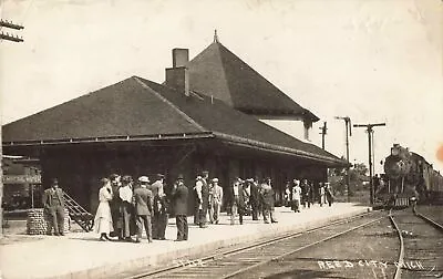 RR Reed City MI RPPC 1906 UNION DEPOT GR & I Grand Rapids & Indiana Later PMRR • $44.99