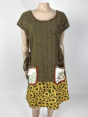 Vintage 60's 70's Women's Dress Pockets Embroidered Squirrel Acorn Sunflower T13 • $23.99