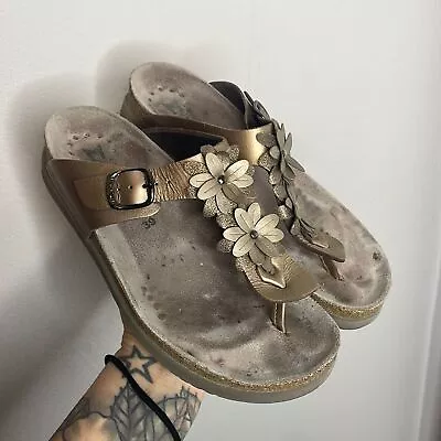 Mephisto Women's Gold Leather Floral Sandals Size 9 • $38