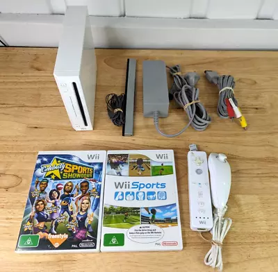 Nintendo Wii Console Bundle Lot | 2 Controllers 2 Games Wii Sports • $99.95