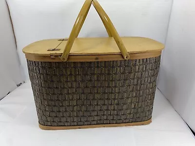 Hawkeye By Burlington Woven Picnic Basket With Pie Shelf Vintage 1970s  • $25