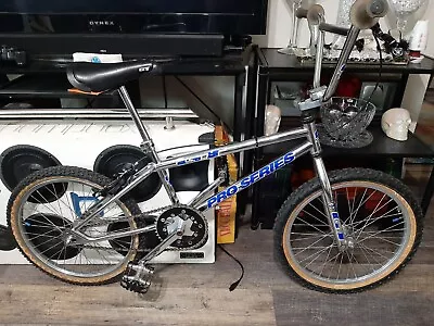 1991 GT Pro Series 🇺🇸-bmx  LOADED! Elite OLD MID-SCHOOL 1 YEAR ONLY  DESIGN  • $2650