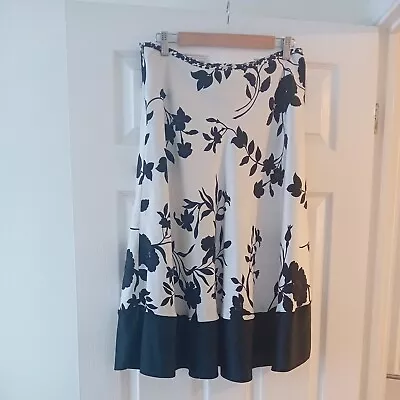 Jaeger Evening Skirt 100% Silk Size 14 UK • £2.20