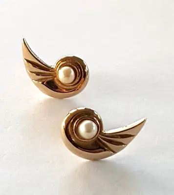 Scottish Ola Gorie 9ct Yellow Gold Pearl Shell Design Stud Earrings Box • £250