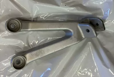 01-06 Honda Cbr600 F4i Oem Left- Rearset Bracket Passenger 50760-mbw-a10za • $17