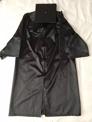 Graduation Cap And Gown. Made In USA. Black. 5’3” - 5’5”. No Tassel. Pre-Owned. • $12.50